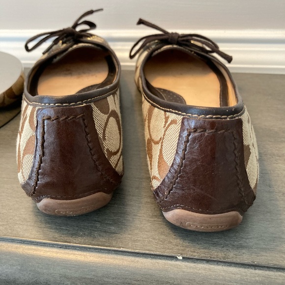 Coach signature flat shoes size 8 - Picture 6 of 10